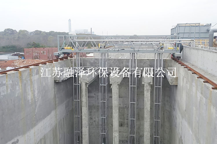 行車泵吸式吸泥機 行車泵吸式吸泥機